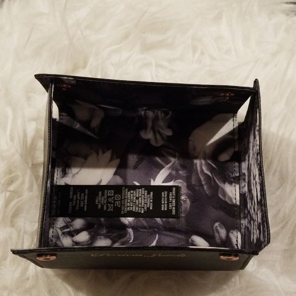 💕TED BAKER💕 CrossHatch Leather Jewelry Case - Picture 7 of 8